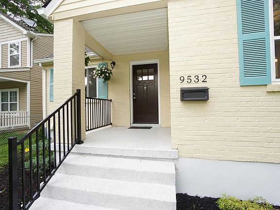 4th image of 9532 West Ave