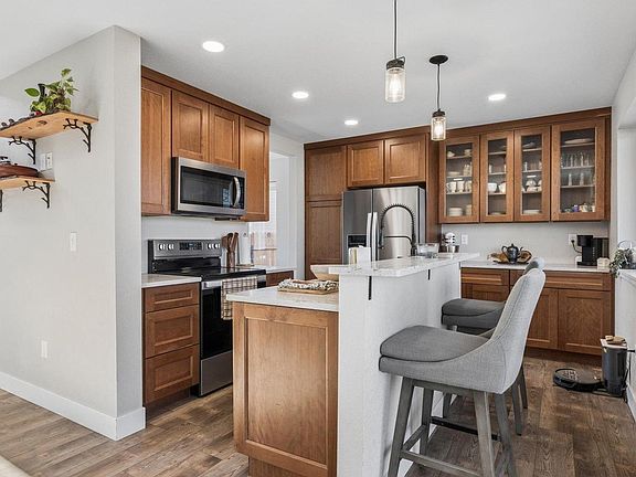 3rd image of 1621 San Juan Cir