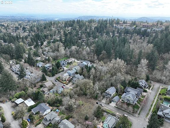 4th image of 0 SW Vesta St