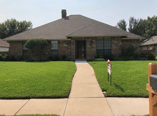 704 Robin Ln, Coppell, TX 75019