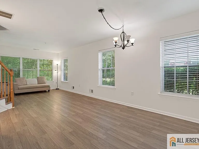 1111 Morning Glory Dr — Photo 16