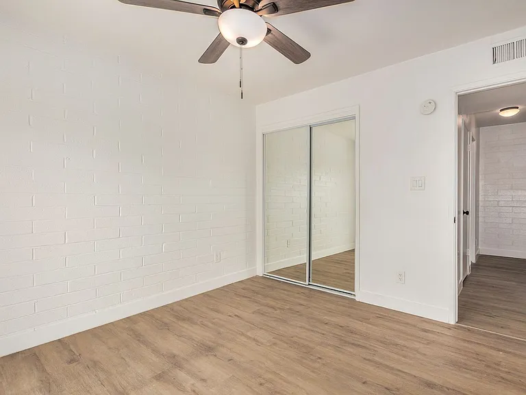 Madison Flats — Photo 21
