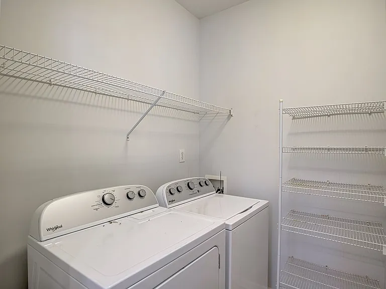 2103 Templeton Gap Dr — Photo 23