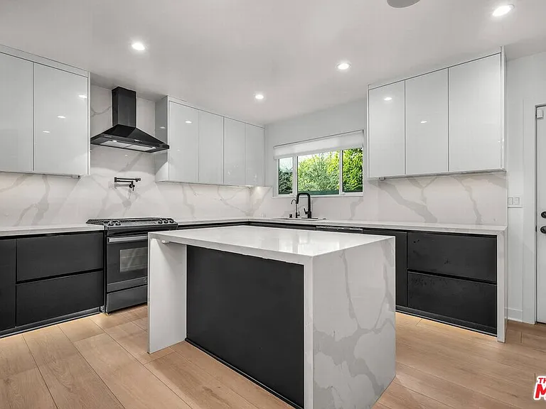 9343 W Olympic Blvd — Photo 5
