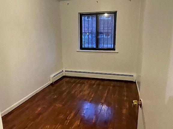 5th image of 419 Saint Lawrence Ave Floor 2