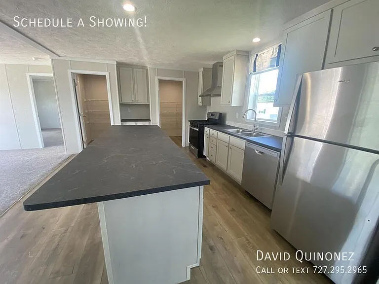 109 Mitchell Dr — Photo 2