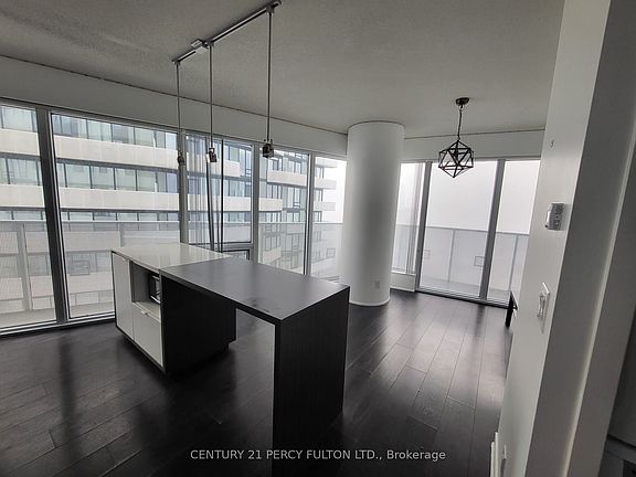 4th image of 88 Harbour St #5902