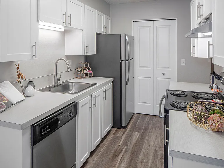 Canyon Park Apartments — Photo 6