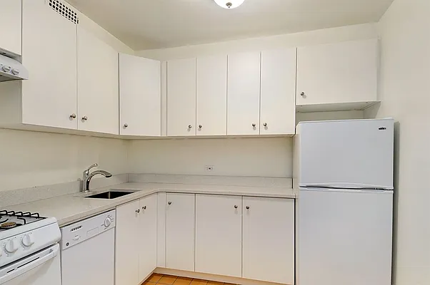 Rented by Corcoran | media 16