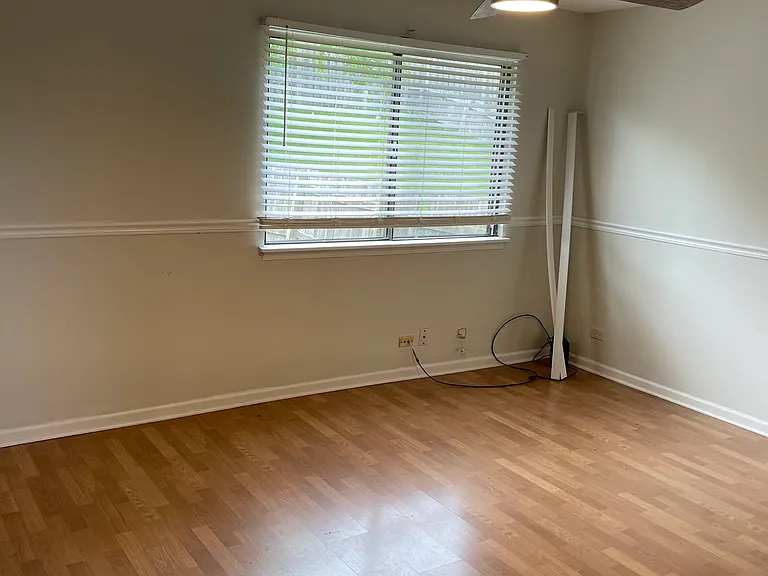 1270 Merrimac Ln N — Photo 10