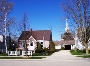 121 Vernon St, Algoma, WI 54201
