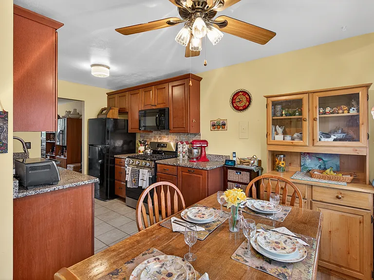 54 Whitman Ct — Photo 31