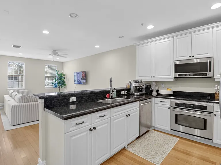 1054 E Heritage Club Cir — Photo 2