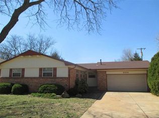 6505 Cherokee Dr, Warr Acres, OK 73132