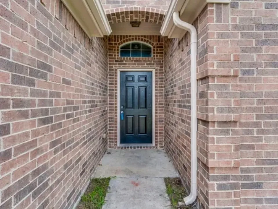 334 Creekside Way