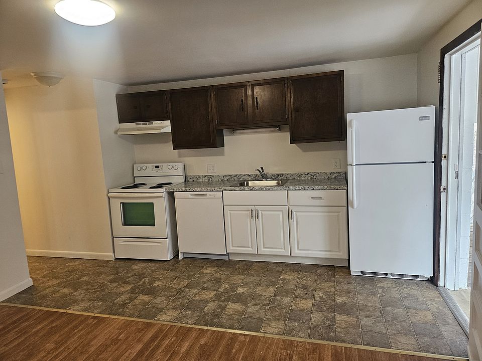 1st image of 145 Quailwood Pkwy #10