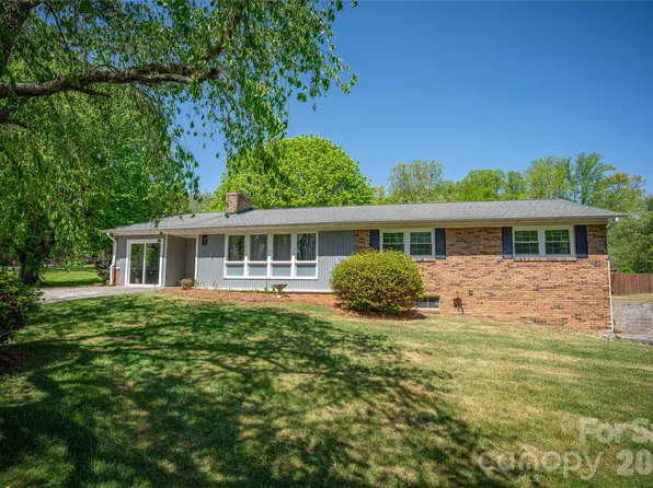 7 Lula Cove Rd, Weaverville, NC 28787
