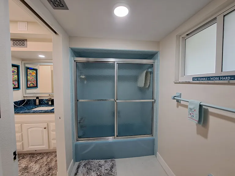 1 Colony Point Dr — Photo 23