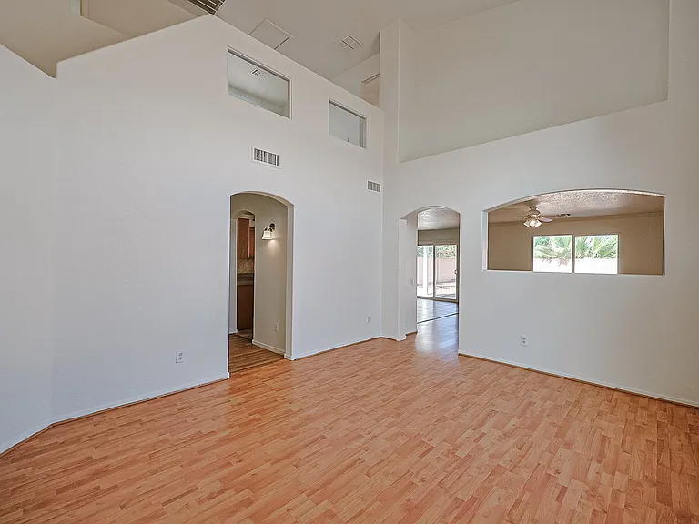 3225 N 130th Ave — Photo 8