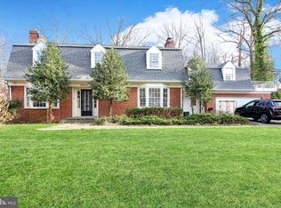 3925 Commander Dr, Hyattsville, MD