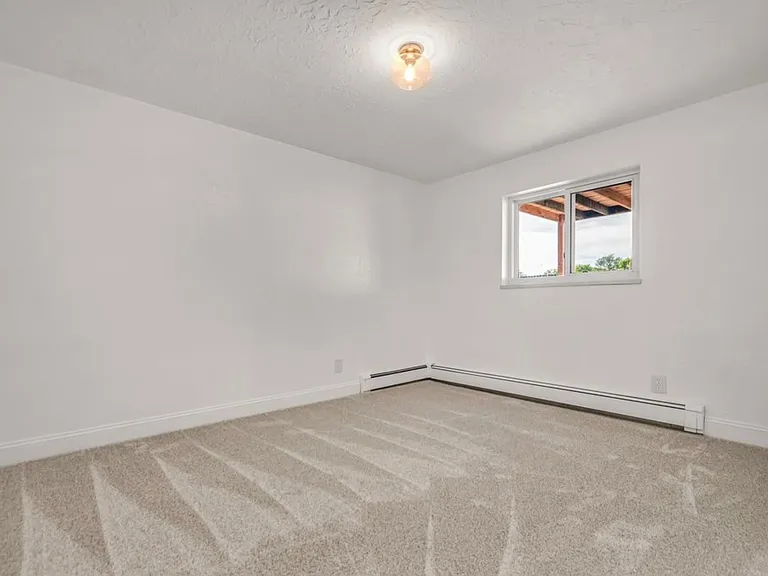2305 Pheasant Run Cir — Photo 14