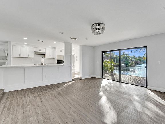 3rd image of 9881 Fairway Cove Lane