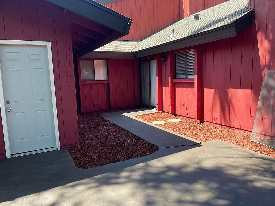 1st image of 440 S Clovis Ave APT 102