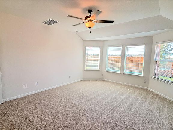 3rd image of 133 Leland Ave