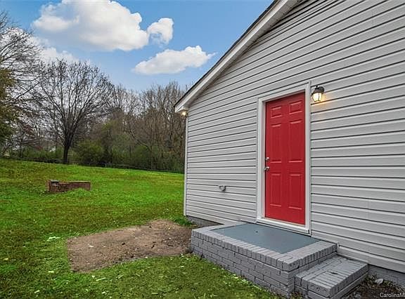 5th image of 542 Belfast Dr