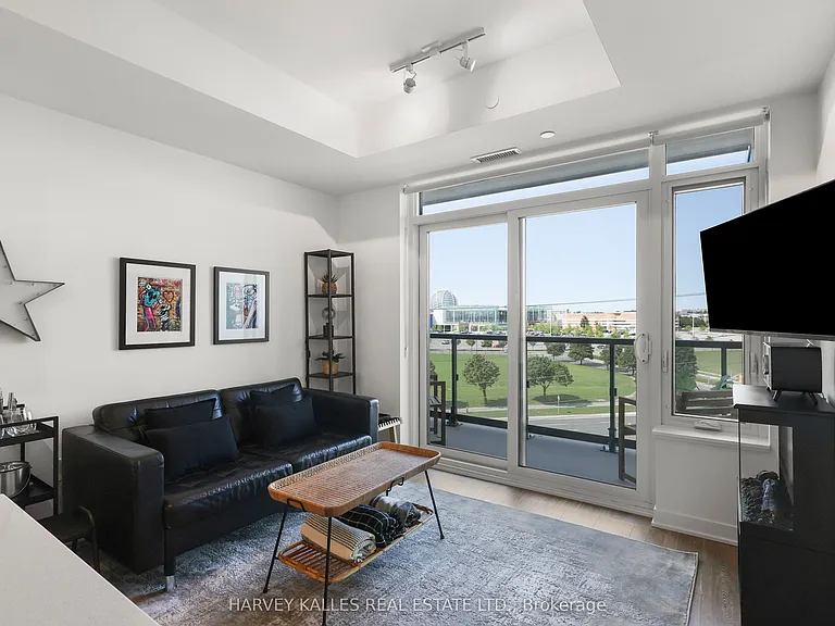 2495 Eglinton Ave W #609 — Photo 9