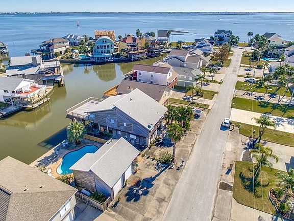 3rd image of 210 Bora Bora Dr