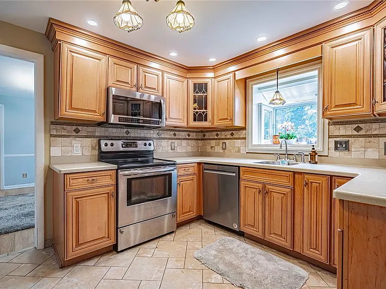 285 Bridle Path Rd — Photo 18