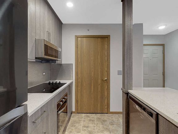 3rd image of 1551 W Crystal Rock Ct Unit 1G