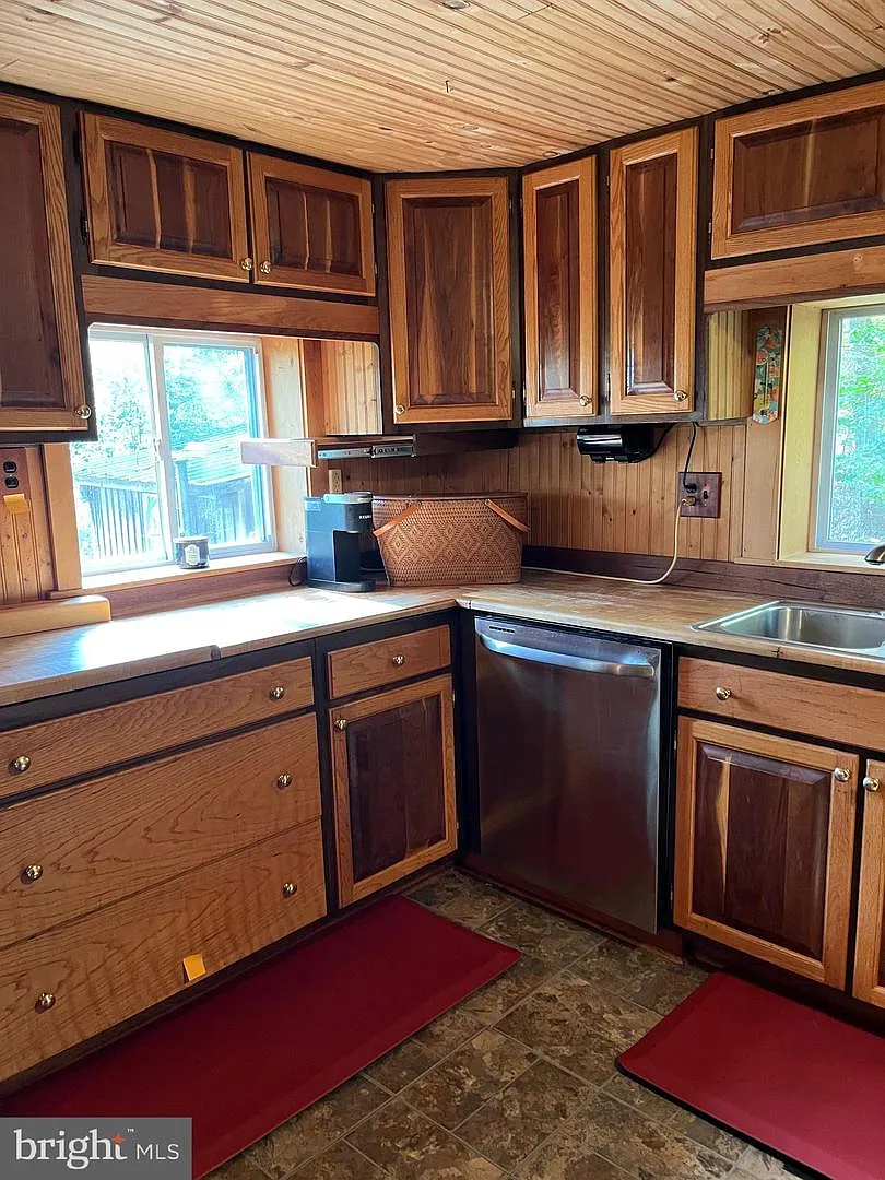 3315 Moriah Ln photo 1