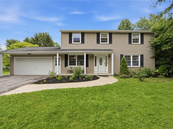 135 Maple Hill Farm Rd, Penfield, NY 14526