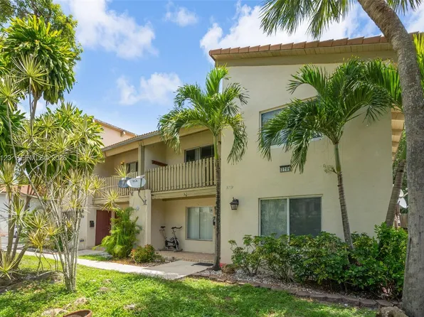 3711 Riverside Dr, Pompano Beach, FL 33065