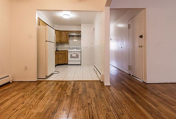 3rd image of 14215 38th Ave #3