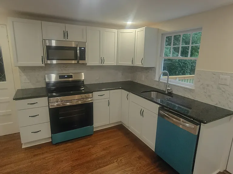 320 Hoffman Ave — Photo 14