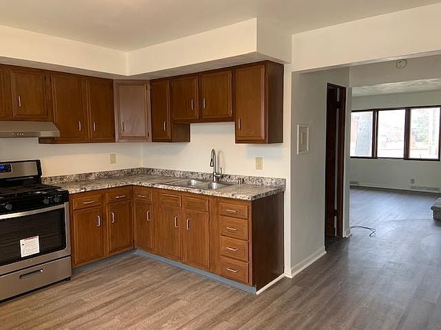 Kitchen to living room