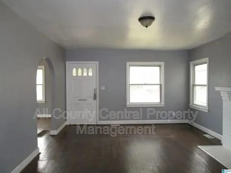 Building Photo - 1319 31st St