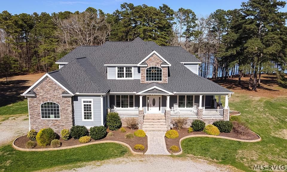 1st image of 389 Pine Ln