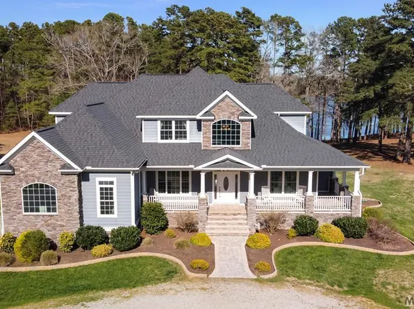 389 Pine Ln, Boydton, VA 23917