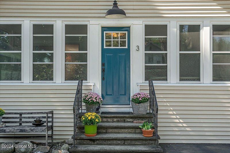 4th image of 3 Cooper Avenue