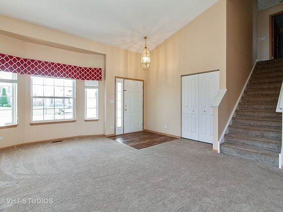 3rd image of 6817 Twin Falls Dr