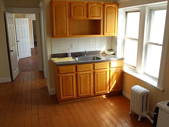 2nd image of 749 W Side Ave APT 3R