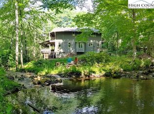146 Mossy Creek Ln, Sugar Mountain, NC 28604
