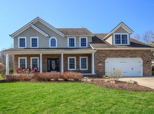 12170 Summerwood Dr, Concord Township, OH 44077