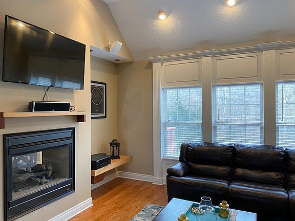 5th image of 5106 Wood Shire Dr