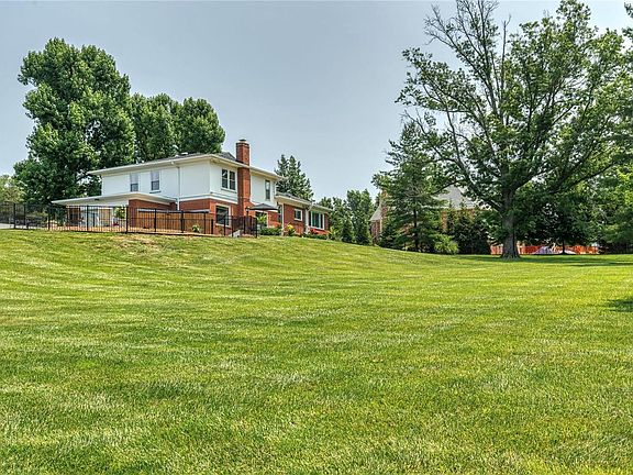 4th image of 26 Chapel Hill Est