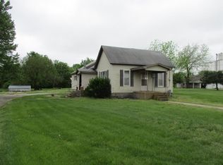532 E Country Rd, Columbus, KS 66725
